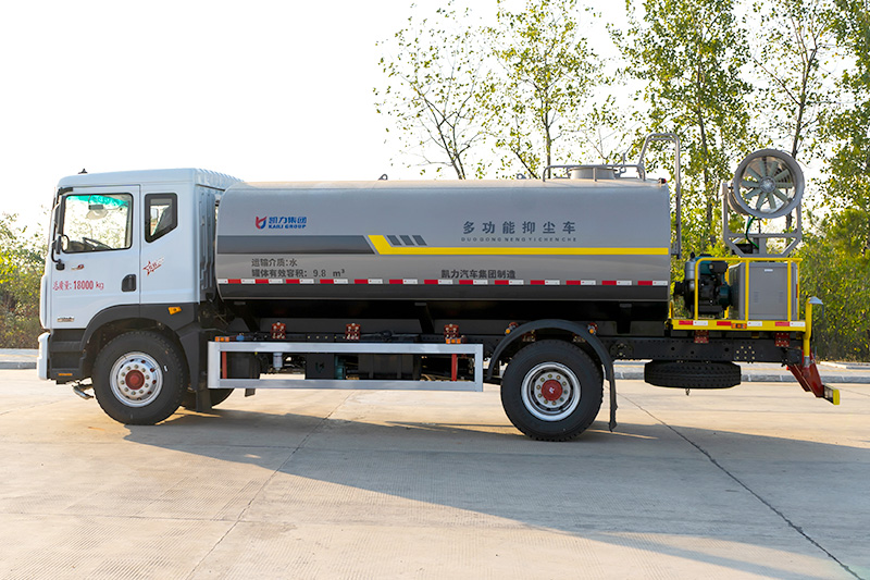 东风D9 3950轴距 雾炮车 13方