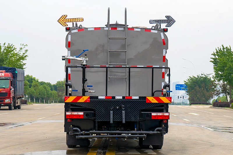 东风D9水泥净浆洒水车